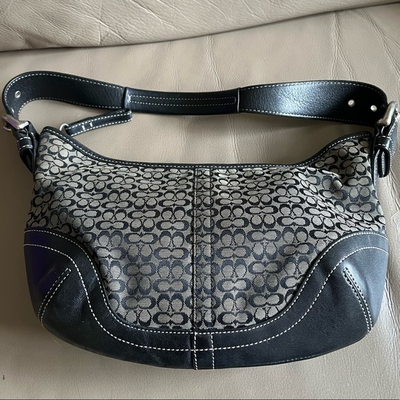 Coach Handbags - Authentic Coach Purse!!